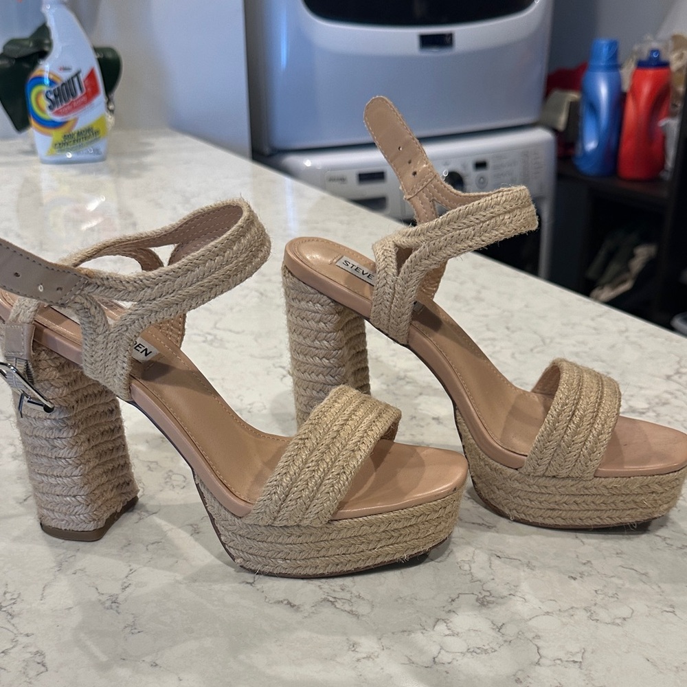 Steve Madden Beige Platform Sandals